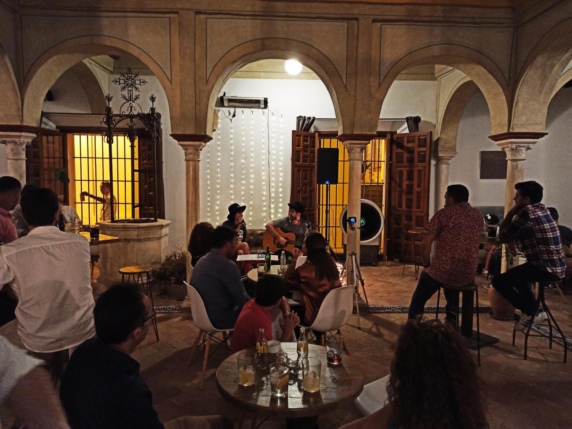 Hostal Cafe Frenteabastos Carmona  Eksteriør billede