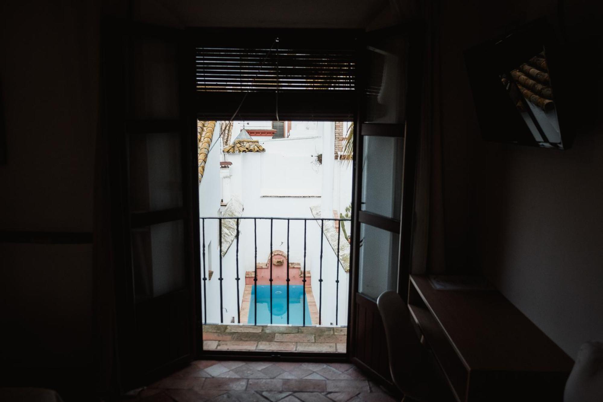 Hostal Cafe Frenteabastos Carmona  Eksteriør billede